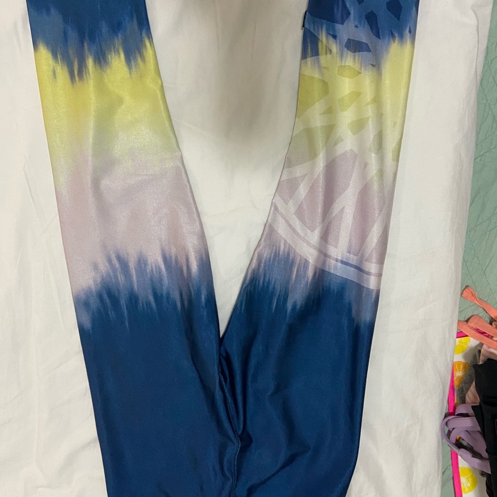 Terez SoulCycle tye dye wheel cropped leggings